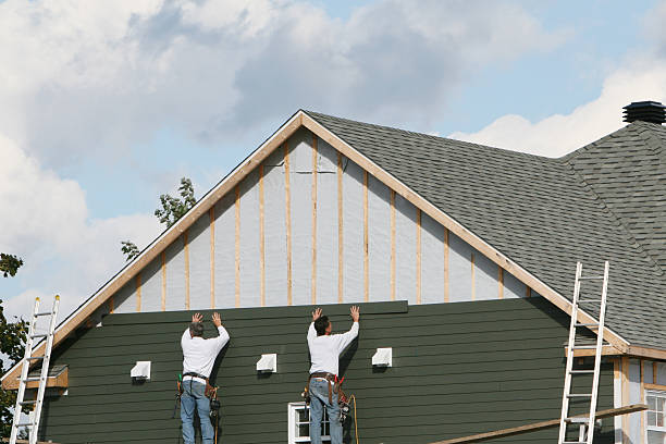 Professional Siding Installation technician working in Barboursville, VA